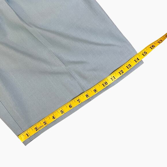 Vintage EHL Shorts Womens Size 14 High Waisted Pleated Blue Poly Rayon 8" Inseam - Picture 12 of 12